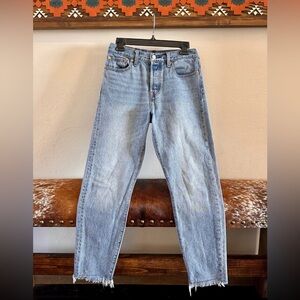 Levi’s Wedgie Icon Ankle Jeans (28)